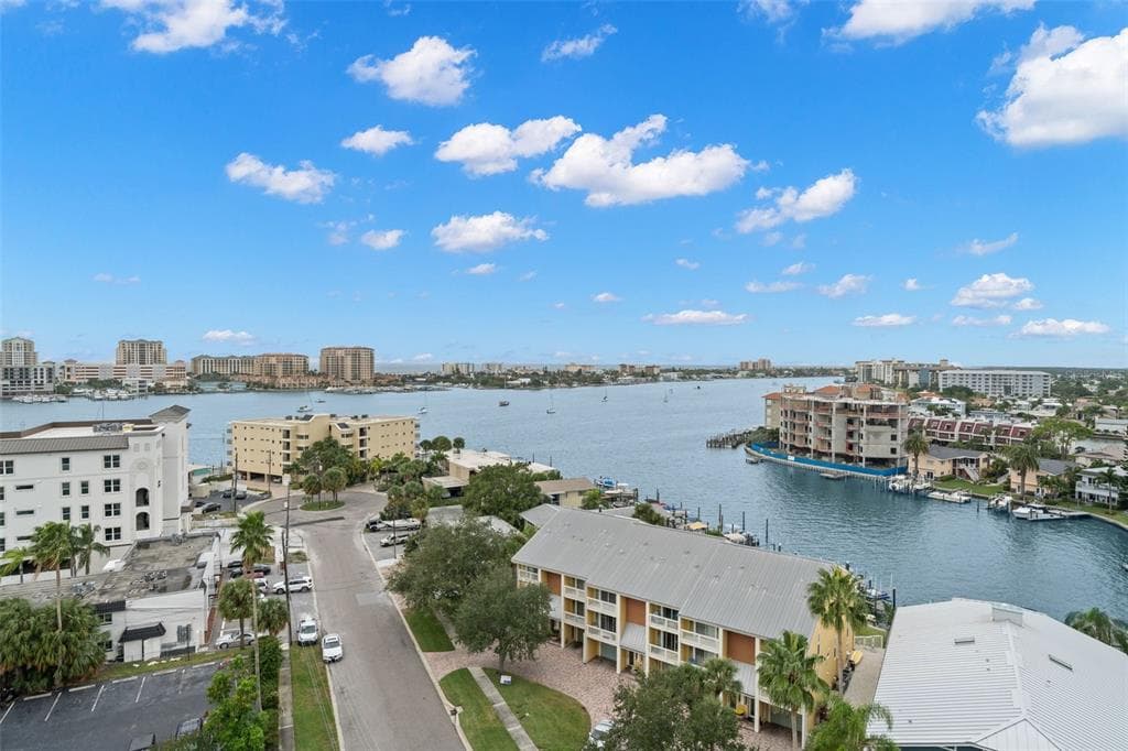 255 DOLPHIN POINT UNIT PH 11 CLEARWATER BEACH, FL 33767
