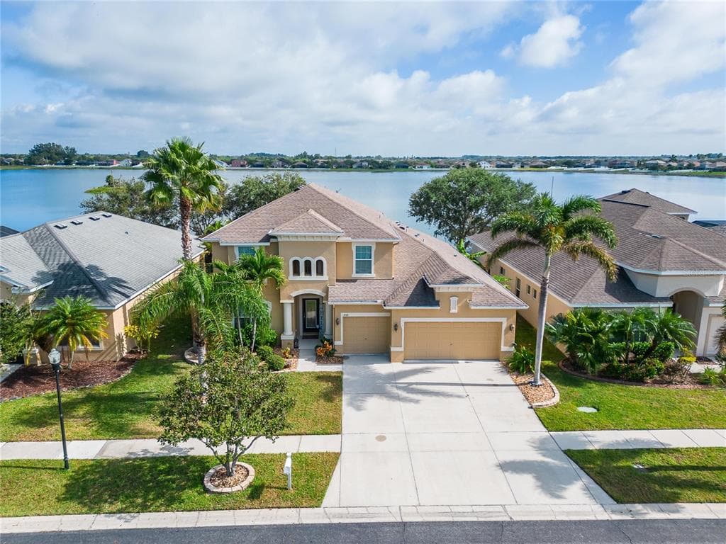 1760 MIRA LAGO CIRCLE