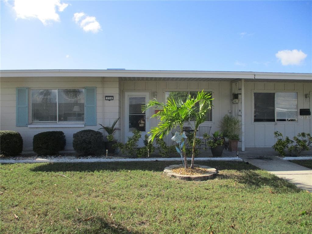 714 AUGUSTA DRIVE SUN CITY CENTER, FL 33573