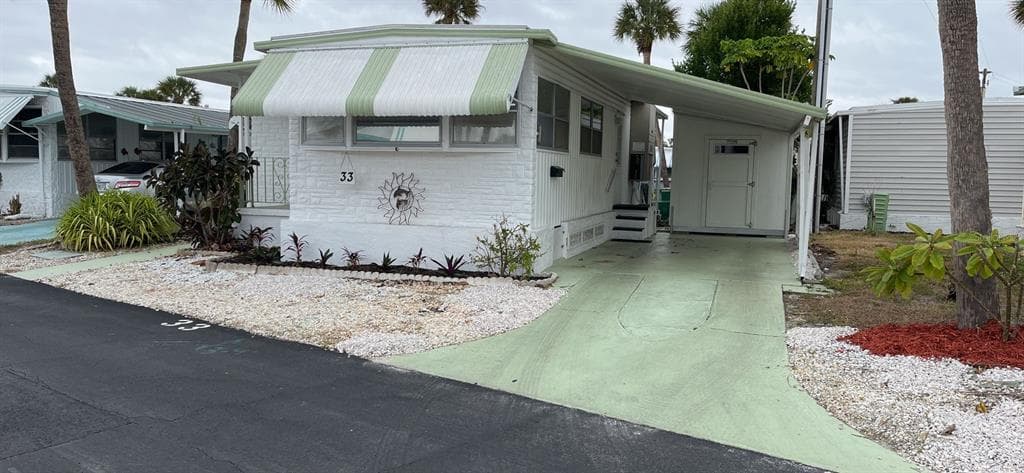 4851 W GANDY BOULEVARD UNIT B14L33 TAMPA, FL 33611