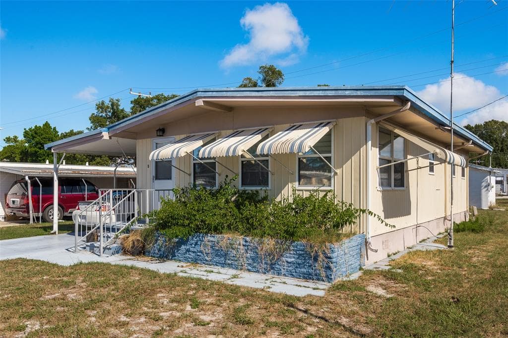 1902 SHADY COVE DRIVE HOLIDAY, FL 34691