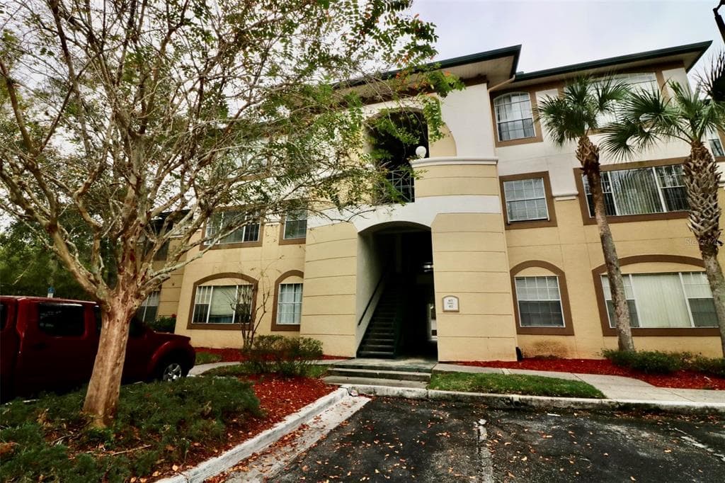 17101 CARRINGTON PARK DRIVE UNIT 405