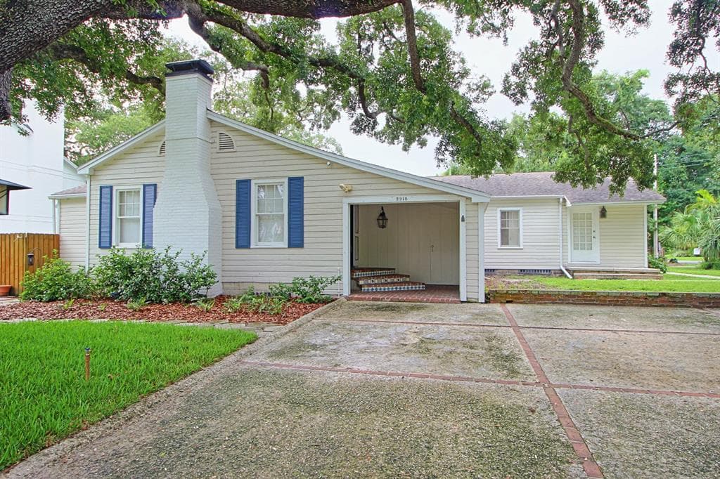 2918 W BAY VILLA AVENUE TAMPA, FL 33611