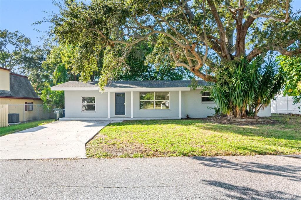 134 TROPIC BOULEVARD W LARGO, FL 33770