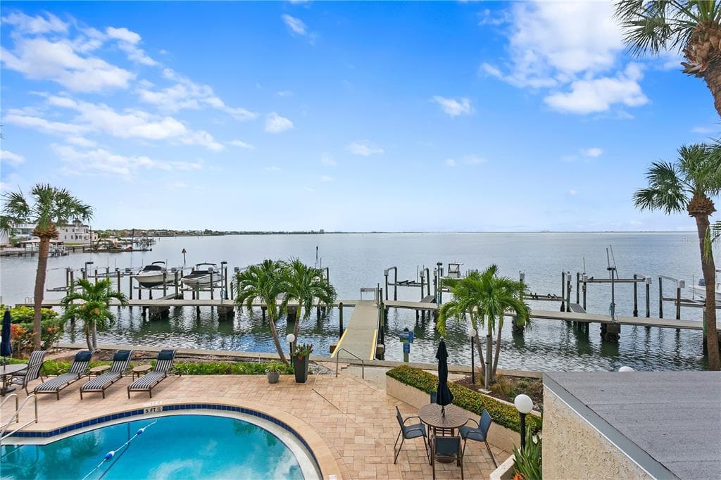 5700 MARINER STREET UNIT 204W TAMPA, FL 33609