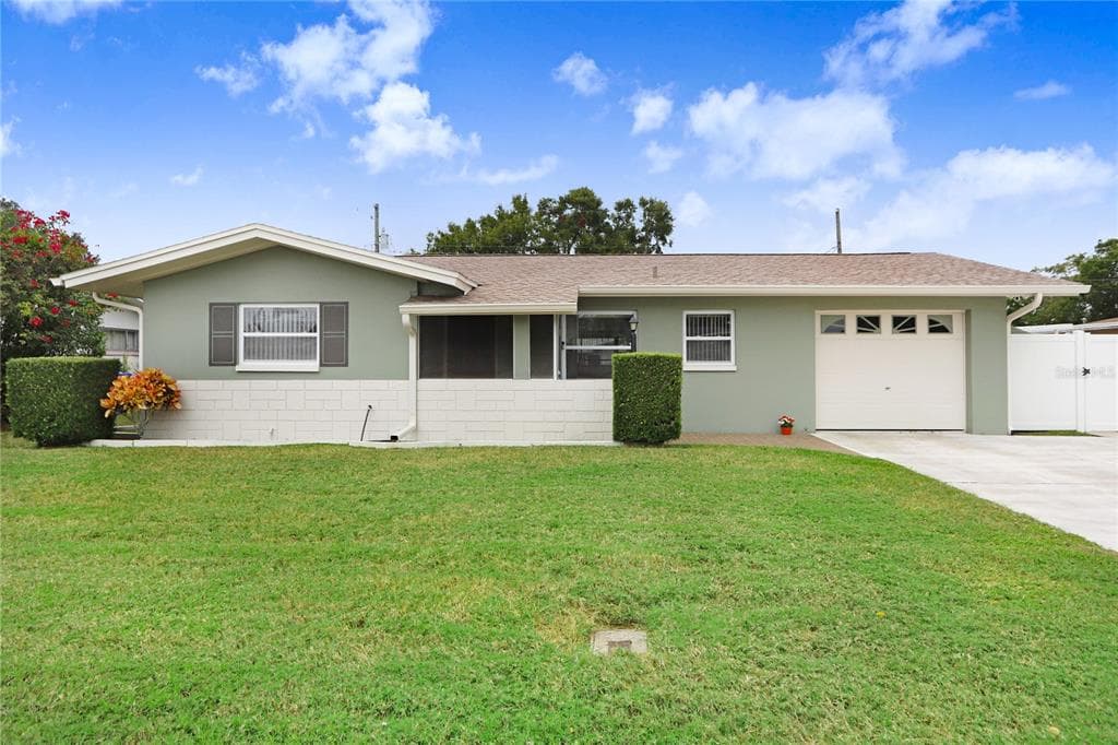 14095 CHAMBERLAIN AVENUE LARGO, FL 33774