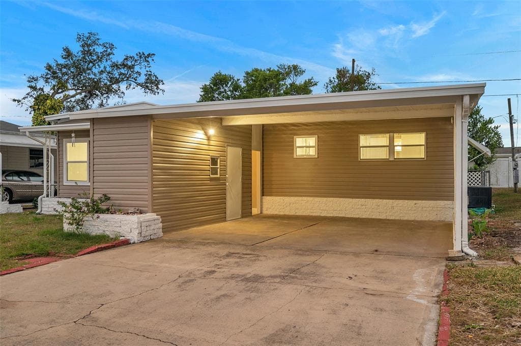 5134 RIVER BIRCH AVENUE HOLIDAY, FL 34690