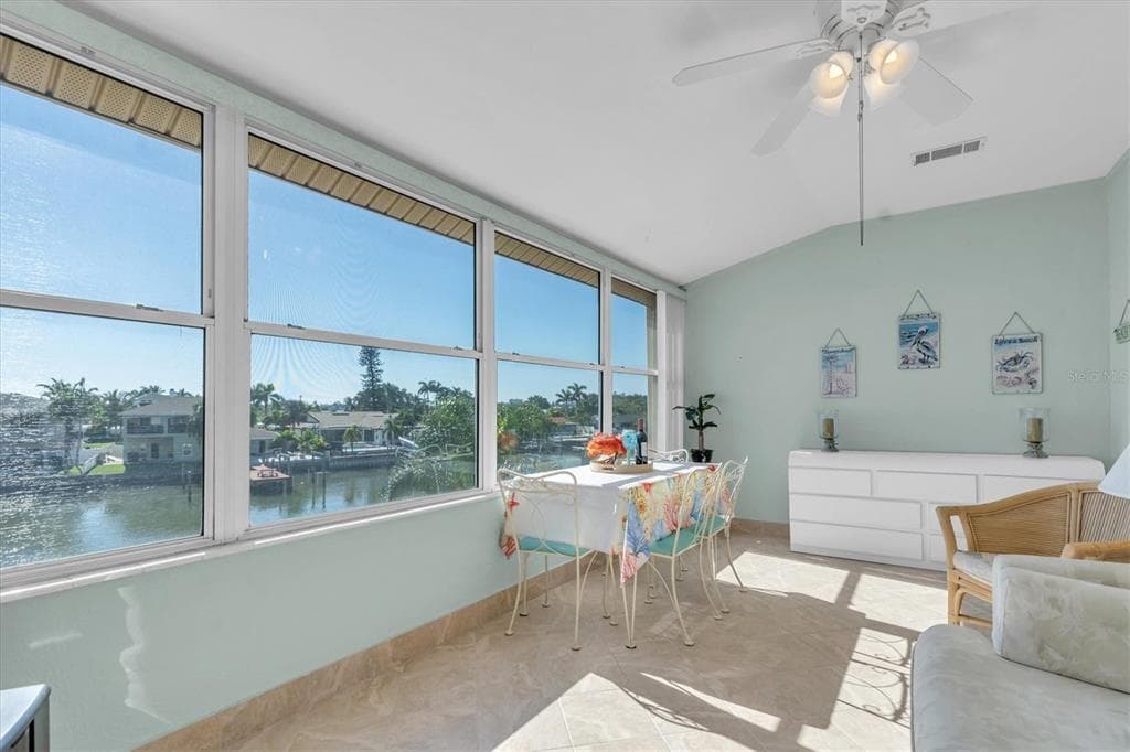 1893 SHORE DRIVE S UNIT 305 SOUTH PASADENA, FL 33707