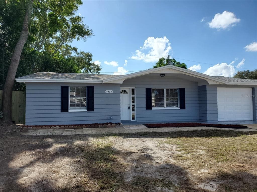 4332 OAK BLUFF AVENUE HOLIDAY, FL 34691