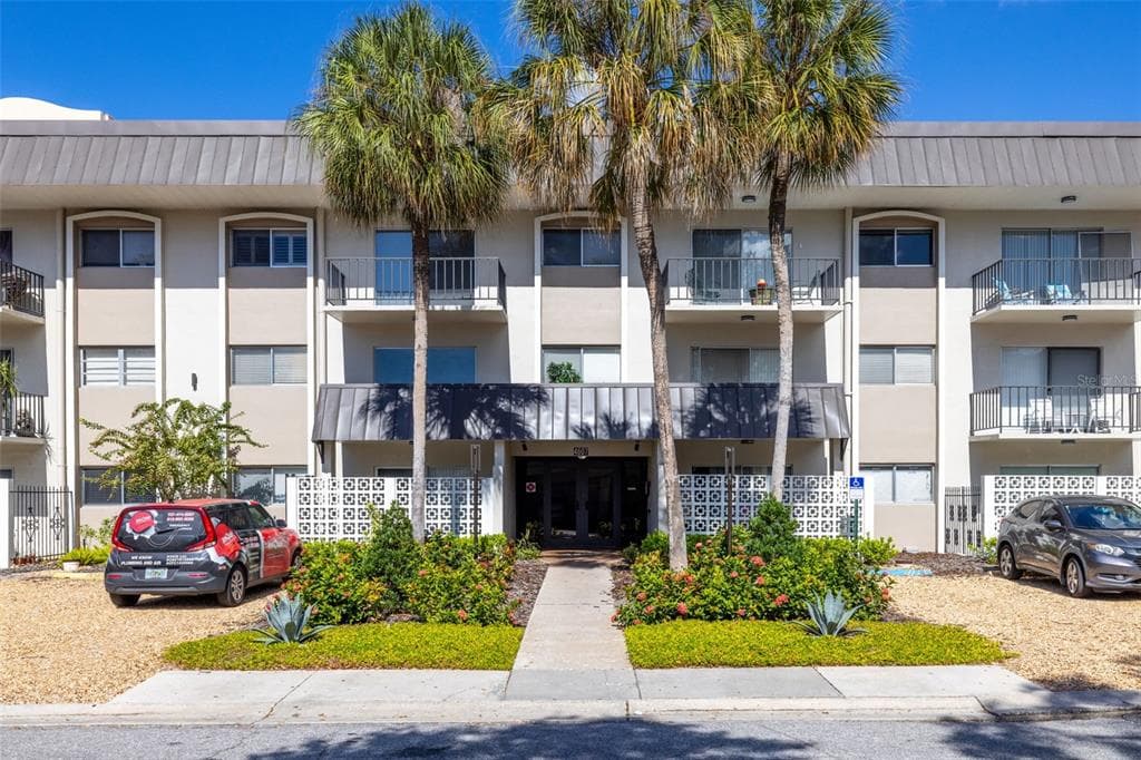 4607 W FIG STREET UNIT 305 TAMPA, FL 33609