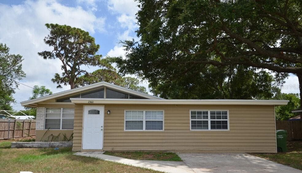2360 NOVUS STREET SARASOTA, FL 34237