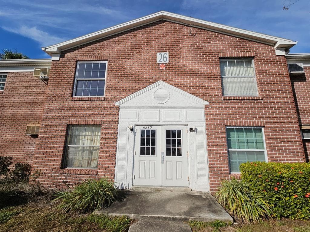 8340 12TH STREET N UNIT E ST PETERSBURG, FL 33702