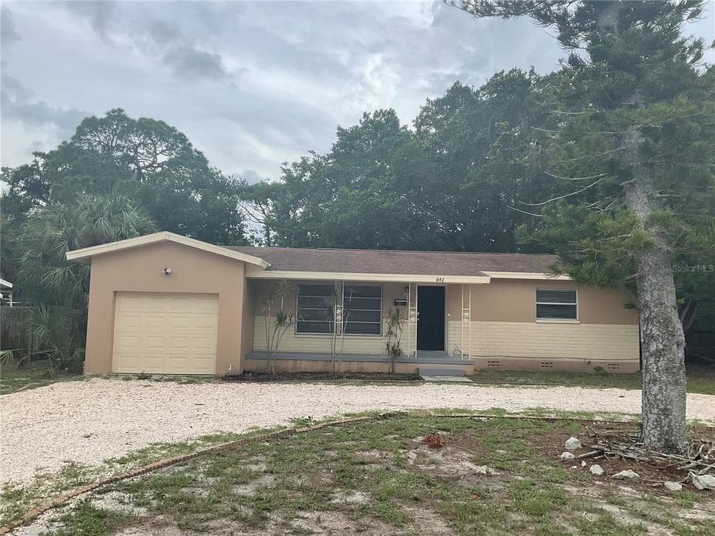 842 68TH AVENUE S ST PETERSBURG, FL 33705