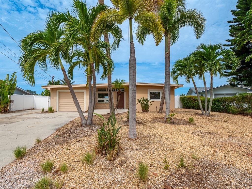 372 BELLE POINT DRIVE ST PETE BEACH, FL 33706