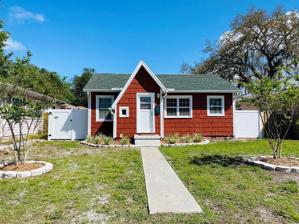 3835 BURLINGTON AVENUE N ST PETERSBURG, FL 33713