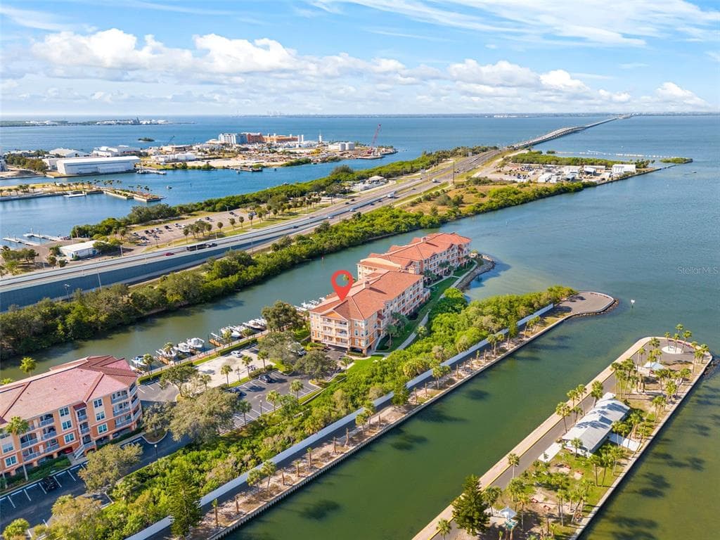 5000 CULBREATH KEY WAY UNIT 9201 TAMPA, FL 33611