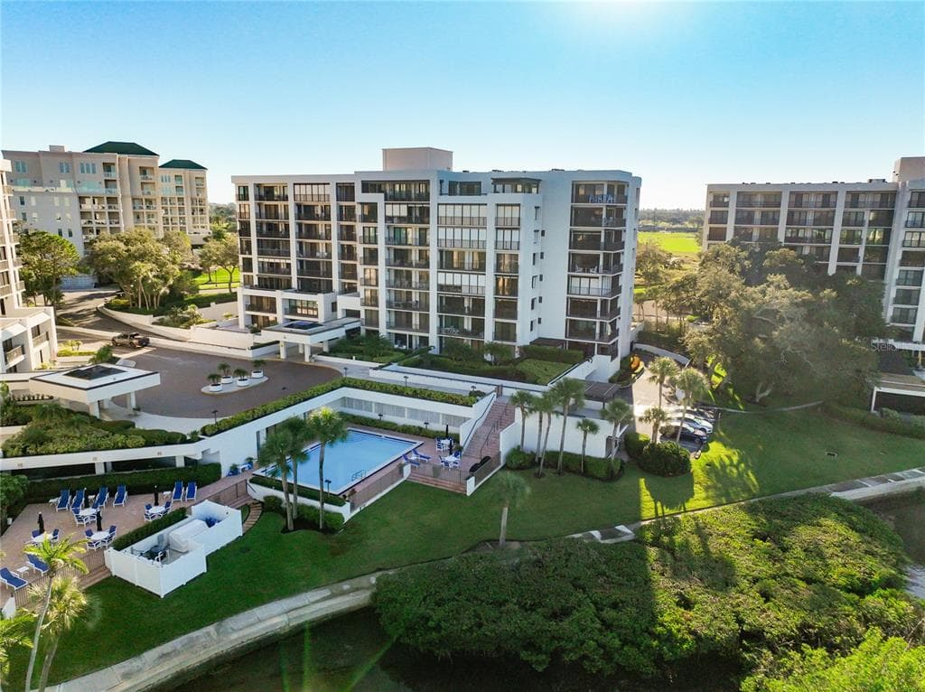 6 BELLEVIEW BOULEVARD UNIT 702 BELLEAIR, FL 33756