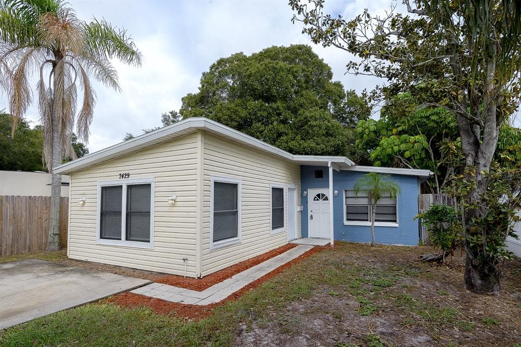 7429 35TH AVENUE N ST PETERSBURG, FL 33710