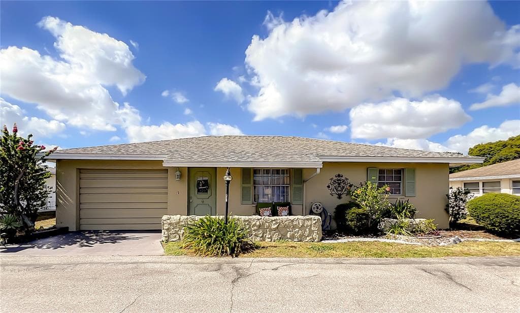 706 W BROCKTON PLACE SUN CITY CENTER, FL 33573