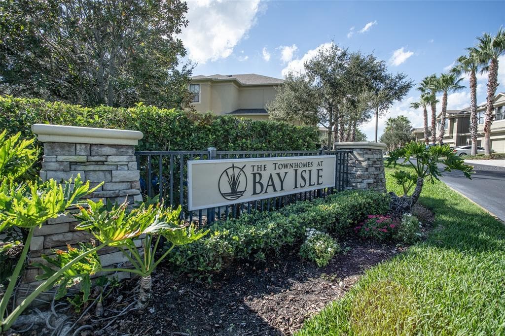 1076 118TH TERRACE N ST PETERSBURG, FL 33716