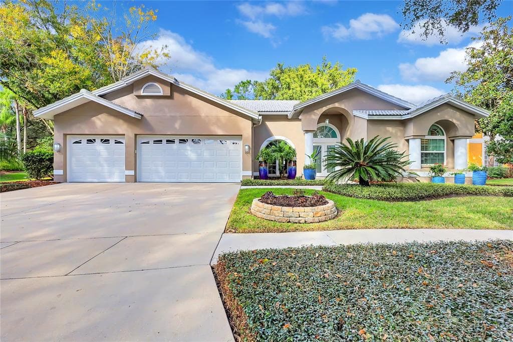 9322 WELLINGTON PARK CIRCLE TAMPA, FL 33647