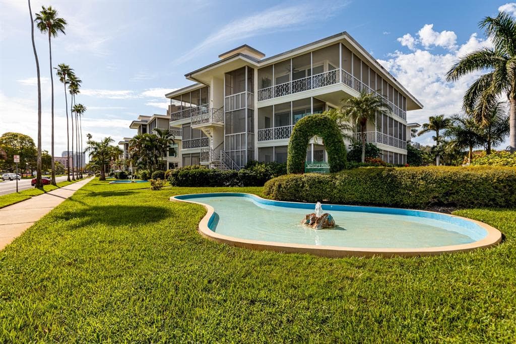 1036 N SHORE DRIVE NE UNIT 4