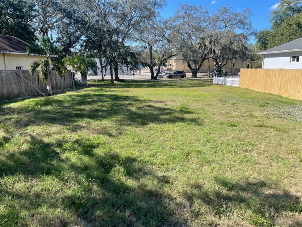 POINSETTIA AVENUE TARPON SPRINGS, FL 34689