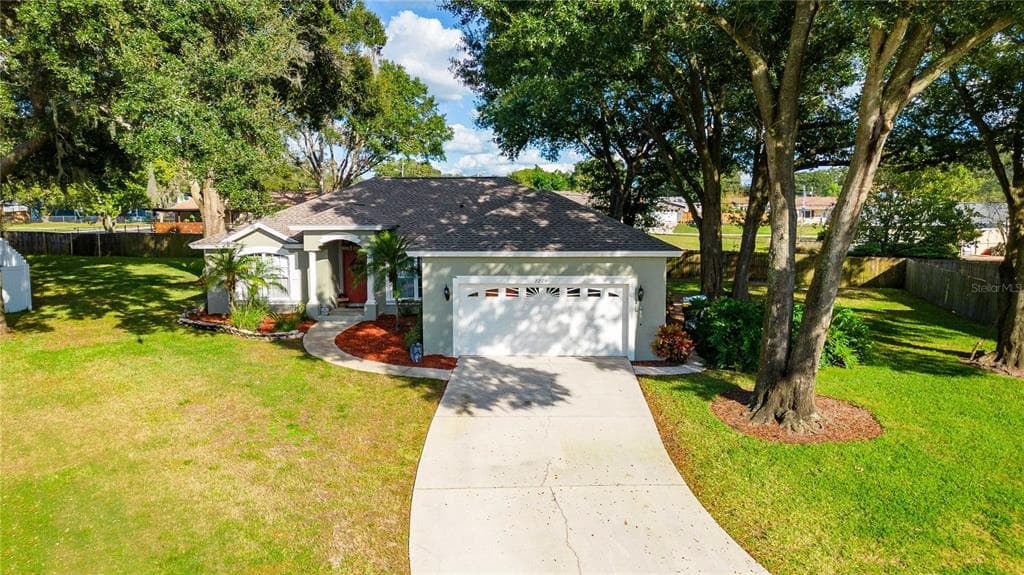 7279 REMINGTON OAKS DRIVE LAKELAND, FL 33810