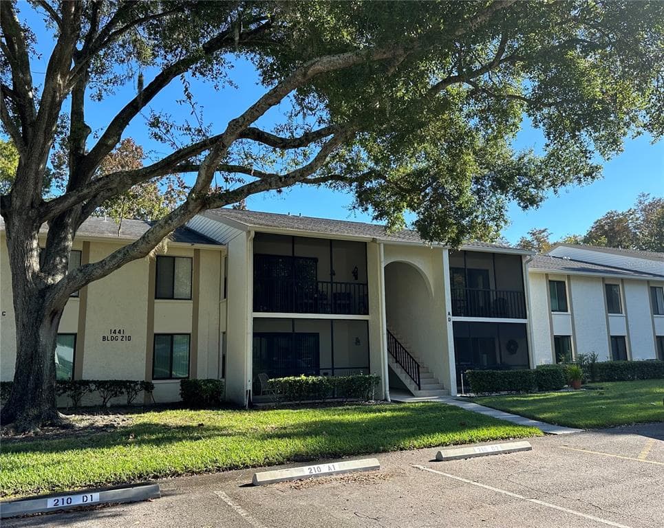 1441 PINE GLEN LANE UNIT D2 TARPON SPRINGS, FL 34688