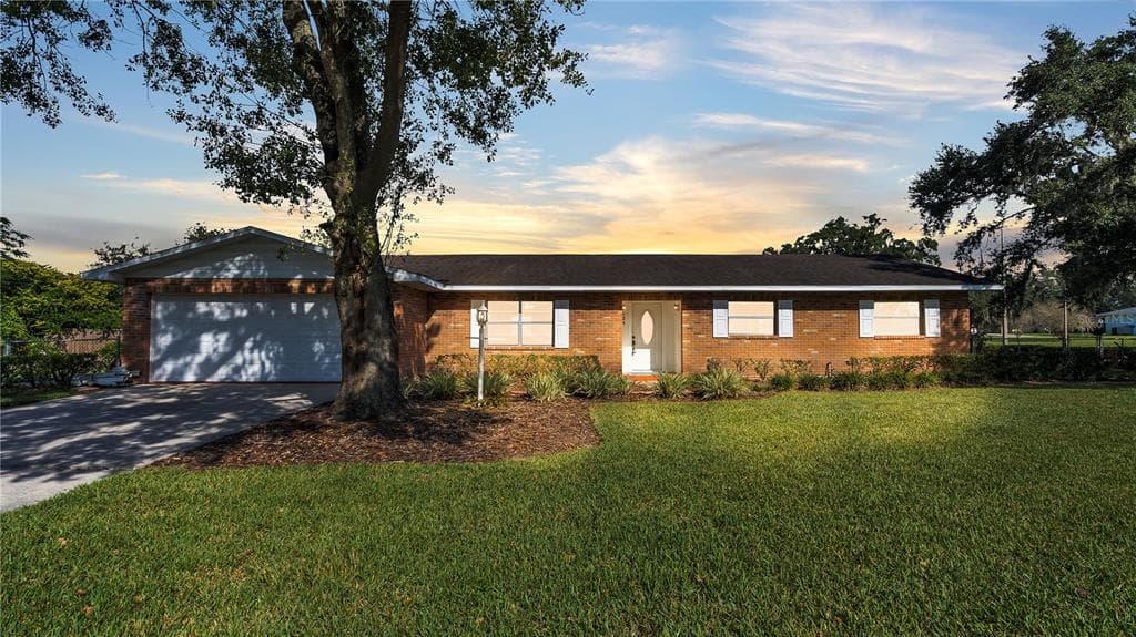424 FOREST GLEN AVENUE LAKELAND, FL 33813