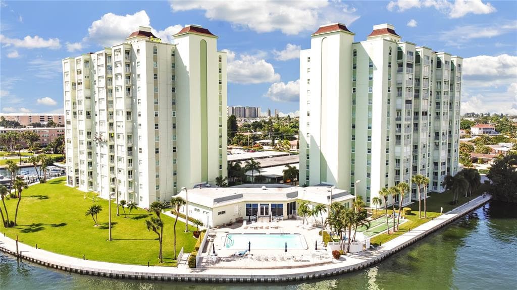400 64TH AVENUE UNIT 505 ST PETE BEACH, FL 33706
