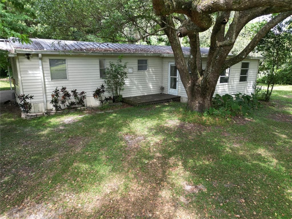 4035 ERNEST DRIVE WESLEY CHAPEL, FL 33543