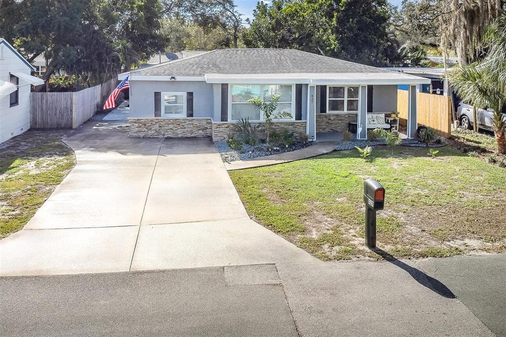 437 LEXINGTON STREET DUNEDIN, FL 34698
