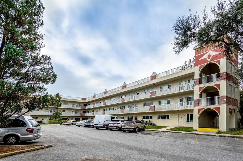 2263 AMERICUS BOULEVARD E UNIT 21 CLEARWATER, FL 33763