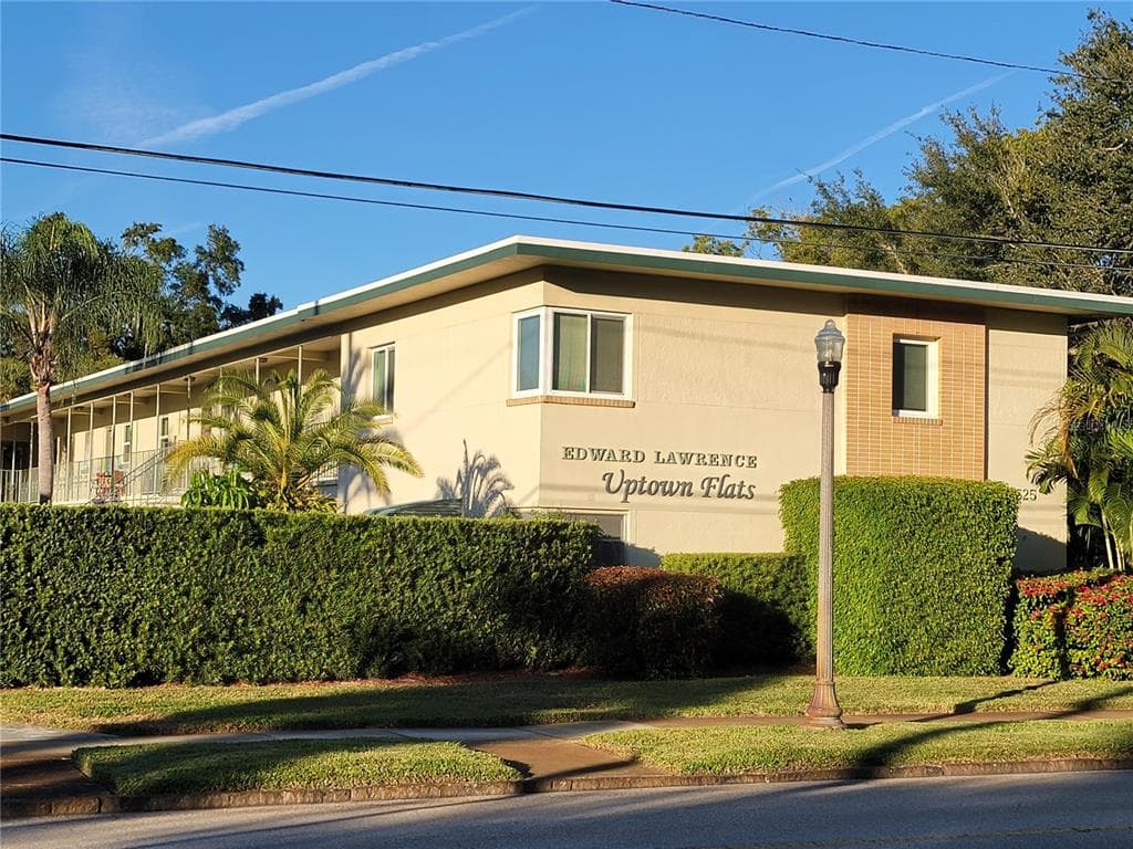 527 9TH AVENUE N UNIT 31 ST PETERSBURG, FL 33701