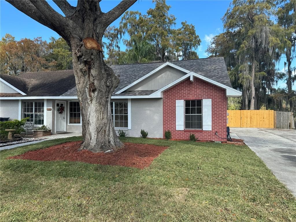 3213 LAUREL DALE DRIVE TAMPA, FL 33618