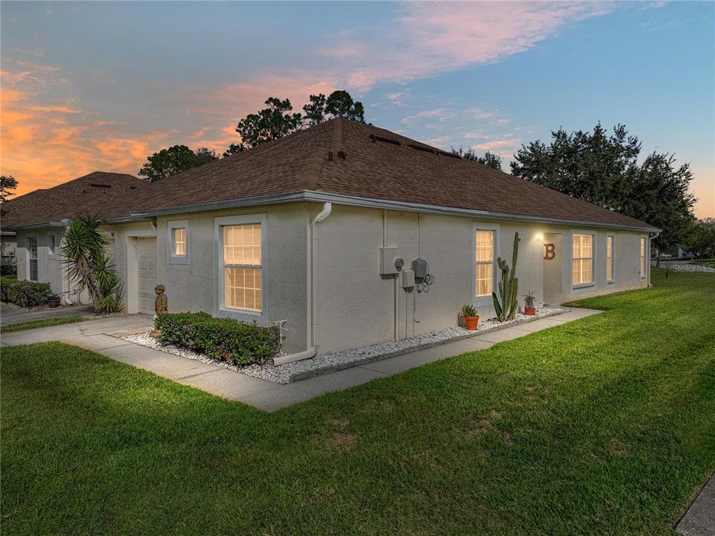 5608 AUTUMN SHIRE DRIVE ZEPHYRHILLS, FL 33541