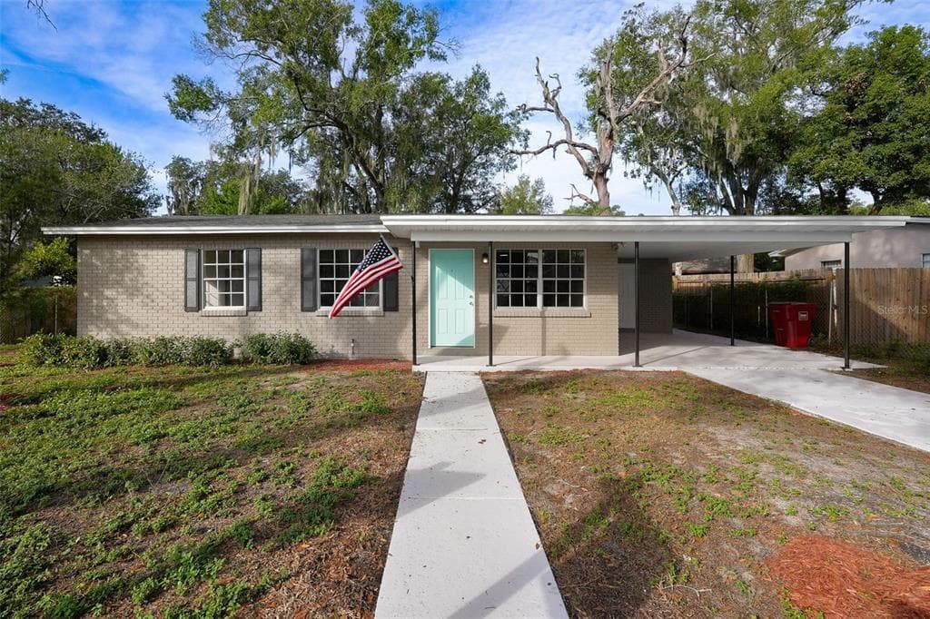 307 WALTER DR PLANT CITY, FL 33563
