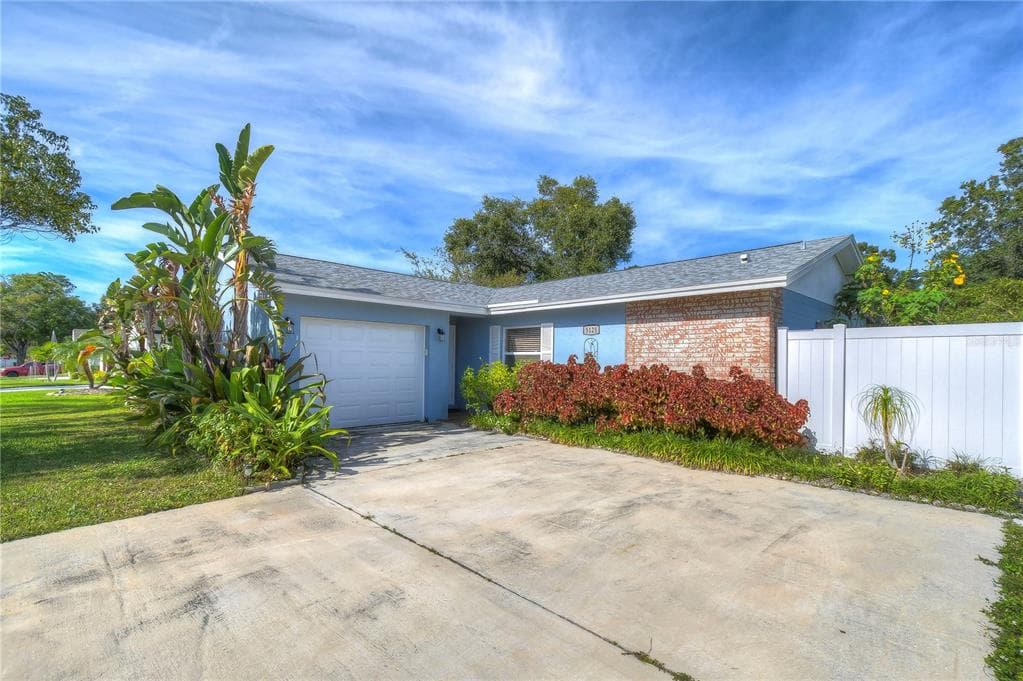 5125 LINKWOOD AVENUE TAMPA, FL 33625