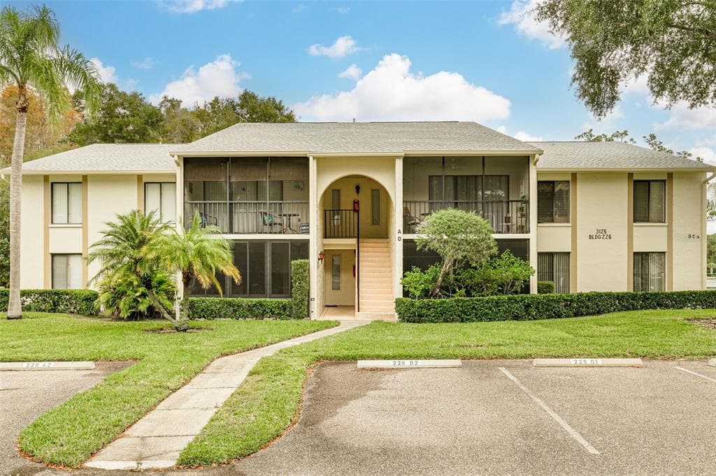 3125 LAKE PINE WAY UNIT A2 TARPON SPRINGS, FL 34688