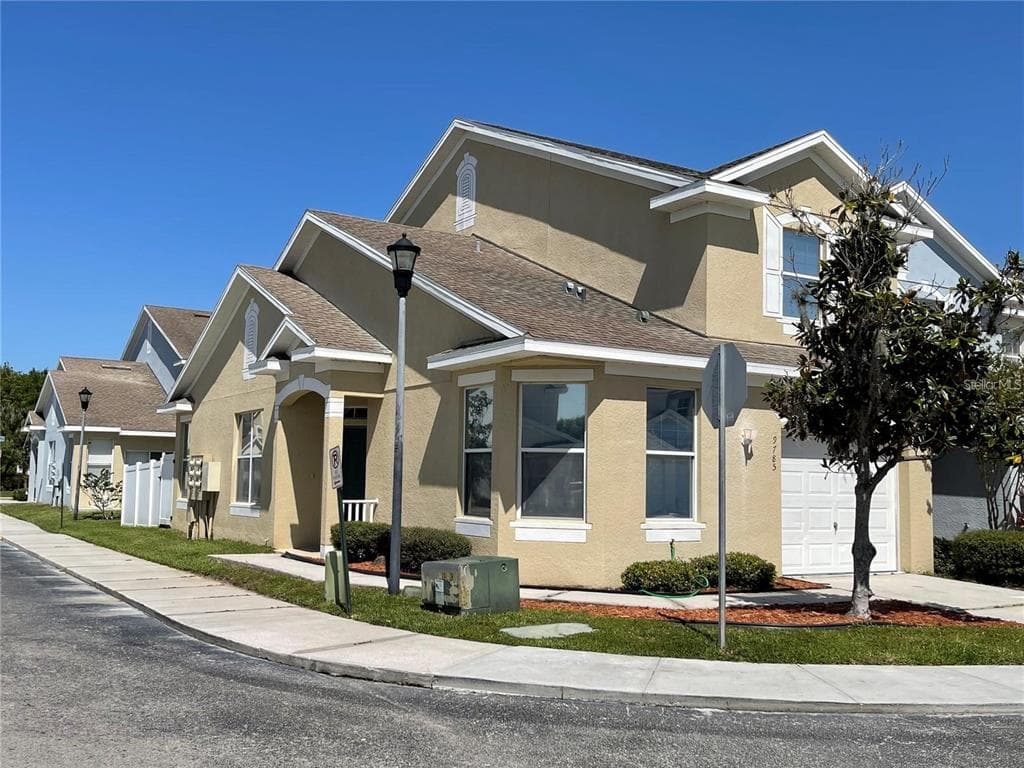 9785 CARLSDALE DRIVE RIVERVIEW, FL 33578