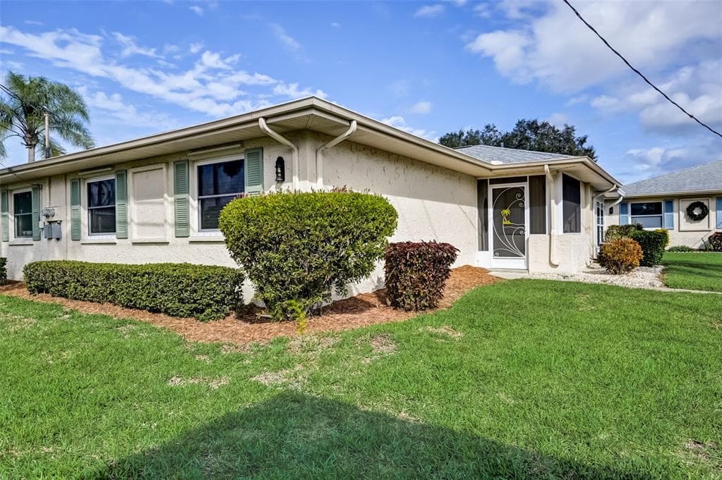 1901 CANTERBURY LANE UNIT 16 SUN CITY CENTER, FL 33573