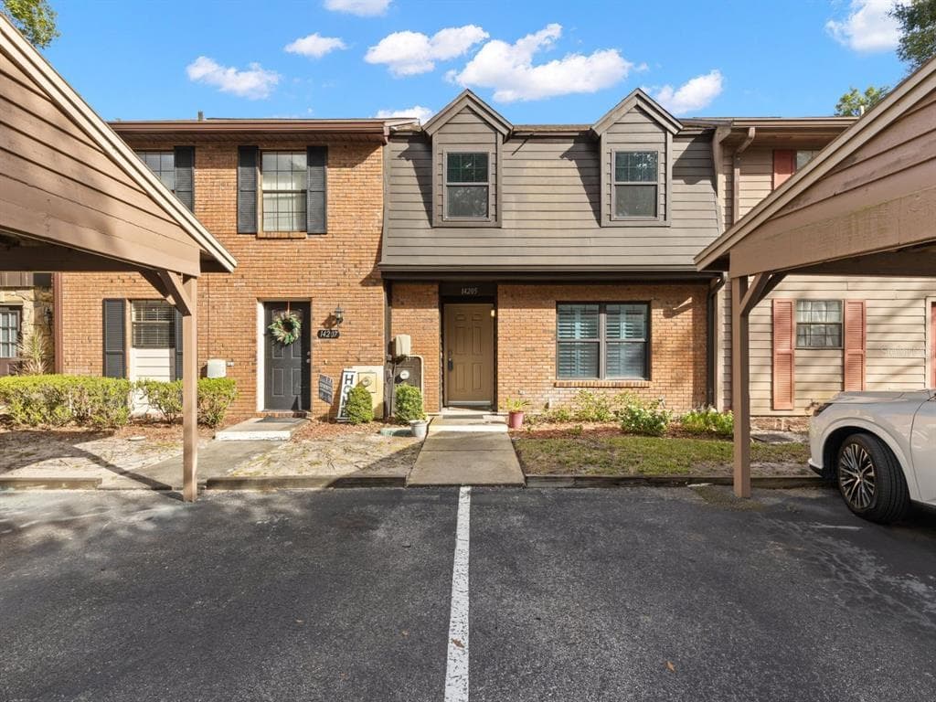 14205 WELLESLEY DRIVE TAMPA, FL 33624