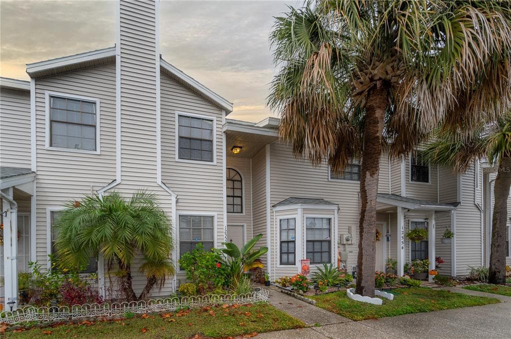 12552 CASTLE HILL DRIVE TAMPA, FL 33624