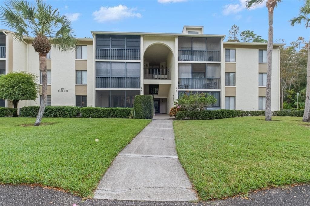 3101 LAKE PINE WAY UNIT E1 TARPON SPRINGS, FL 34688