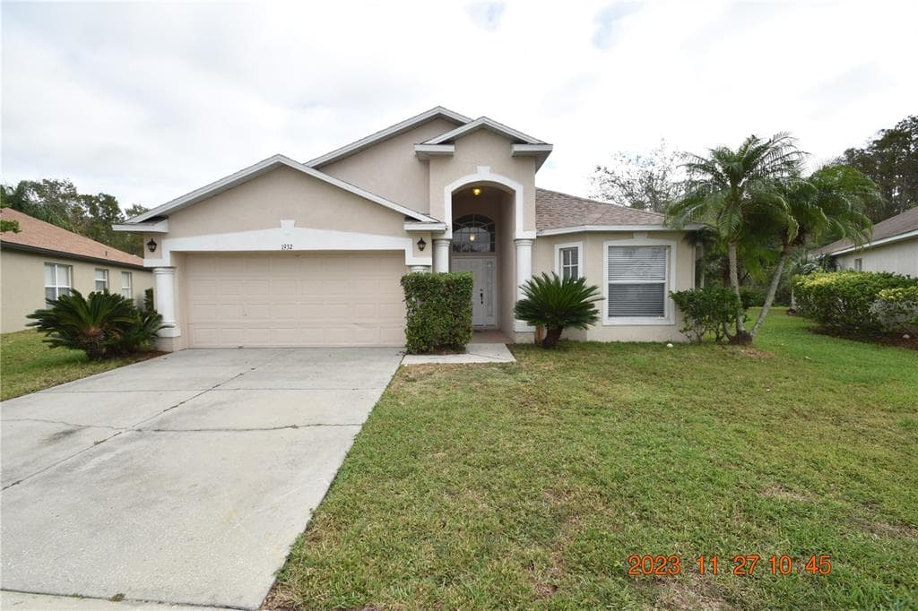1932 GRENVILLE COURT WESLEY CHAPEL, FL 33543