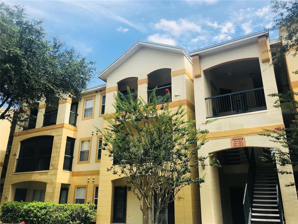 5602 PINNACLE HEIGHTS CREEK UNIT 102 TAMPA, FL 33624