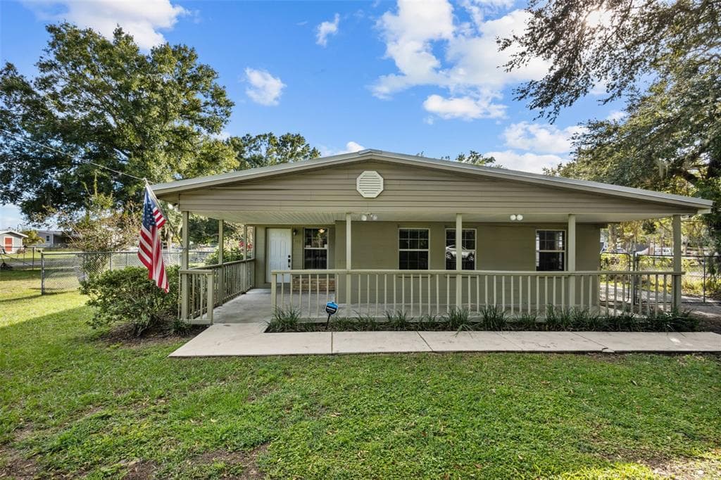 7911 LOVEGREN LANE GIBSONTON, FL 33534