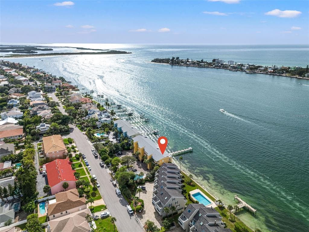 370 8TH AVENUE N UNIT 9 TIERRA VERDE, FL 33715