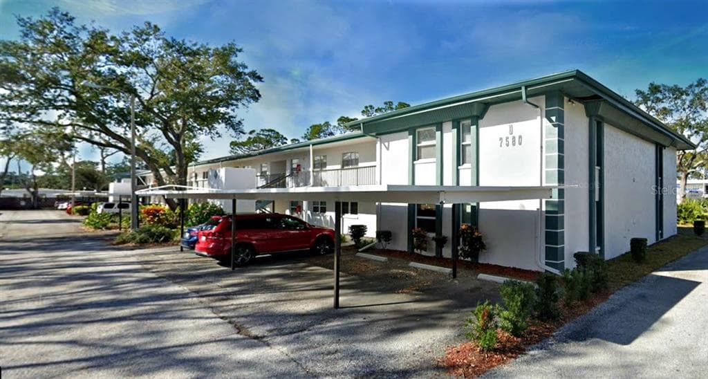 7580 92ND STREET UNIT 205D SEMINOLE, FL 33777